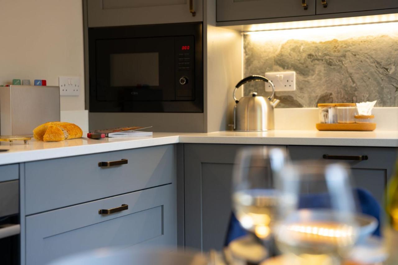 Spacious - Contemporary 2Br Apartment - Central Ambleside - Parking Zewnętrze zdjęcie