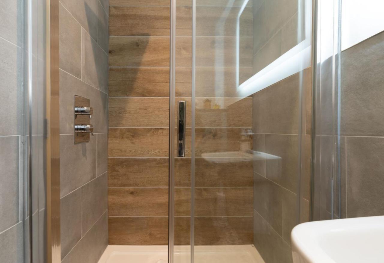 Spacious - Contemporary 2Br Apartment - Central Ambleside - Parking Zewnętrze zdjęcie